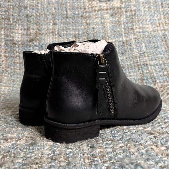 Walking Cradles Kason Ankle Boots in Black Rustic Leather (Wide) - Picture 4 of 9